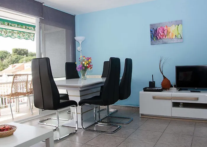 Llavaneres I Apartment *
